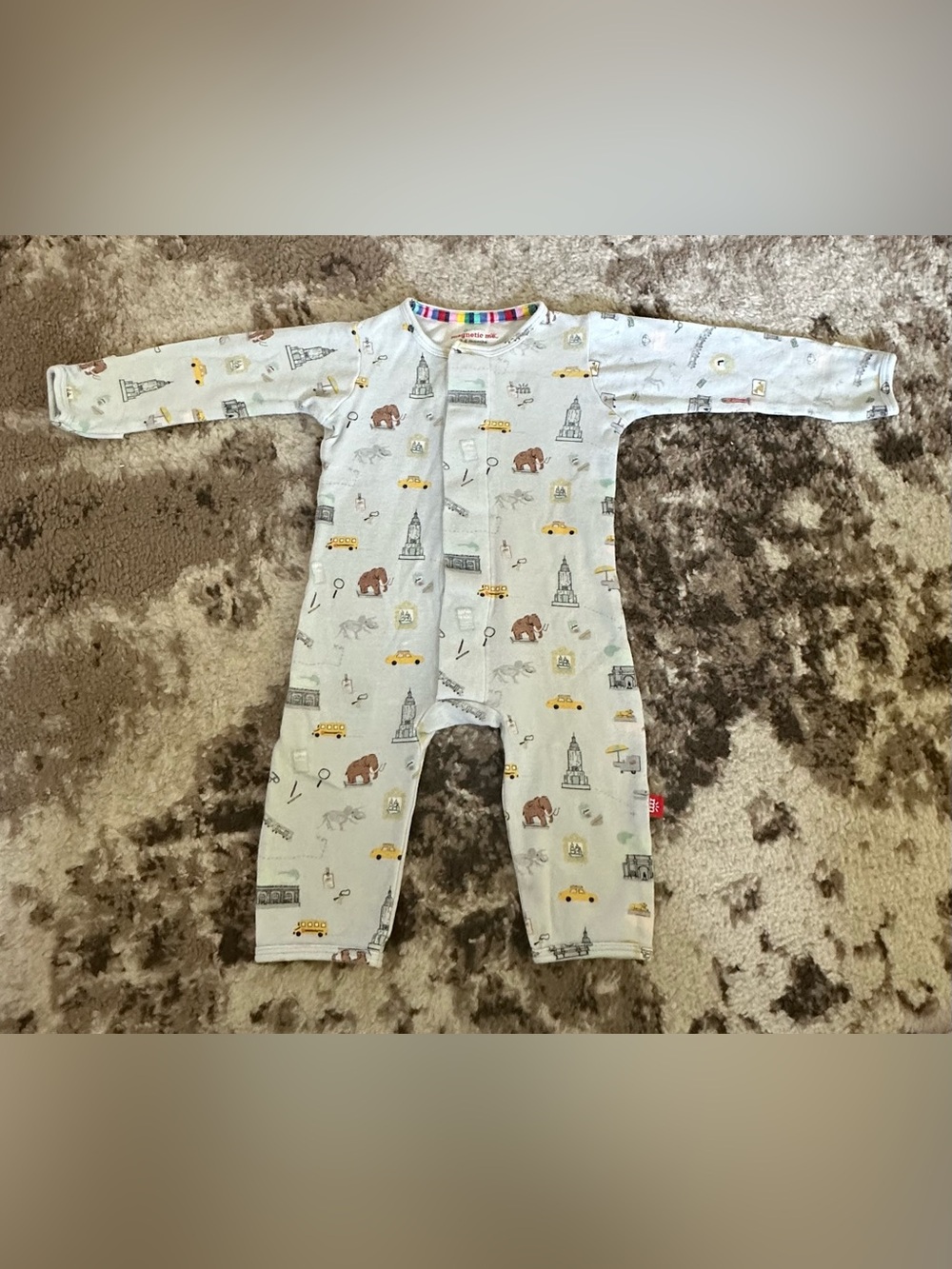Baby One-Piece Footless Romper in Light Gray with Animal & Landmark Print
